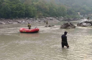 मौत की सेल्फी: प्रतिबंधित घाट क्षेत्र में फोटो खींच रहे दो युवक गंगा में बहे