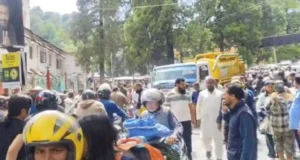 नैनीताल में बड़ा हादसा: बेकाबू जल संस्थान का ट्रक भीड़ में घुसा, दिल्ली की दो महिला पर्यटक गंभीर घायल