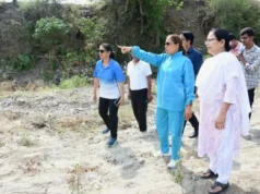 खेलभूमि की दिशा में बढ़ते कदम: मिट्टी माथे से लगाकर बोली खेल मंत्री- “तीर्थ से कम नहीं खेल विश्वविद्यालय”