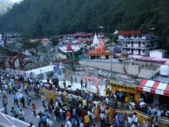 कैंची धाम में भक्तों का महासंगम, सुबह 6 बजे तक 10 हजार श्रद्धालुओं ने किए बाबा के दर्शन