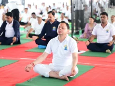 मुख्यमंत्री धामी ने बनबसा में किया सामूहिक योगाभ्यास, योग को जीवन का हिस्सा बनाने का किया आह्वान