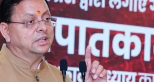 देहरादून: संविधान हत्या दिवस पर सीएम पुष्कर सिंह धामी ने लोकतंत्र सेनानियों का किया सम्मान, आपातकाल को बताया लोकतंत्र का काला अध्याय