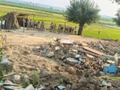 नानकसागर बांध में अवैध मजार पर चला बुलडोजर, सरकारी जमीन से हटाया गया कब्जा; भारी पुलिस बल रहा तैनात