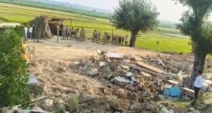 नानकसागर बांध में अवैध मजार पर चला बुलडोजर, सरकारी जमीन से हटाया गया कब्जा; भारी पुलिस बल रहा तैनात