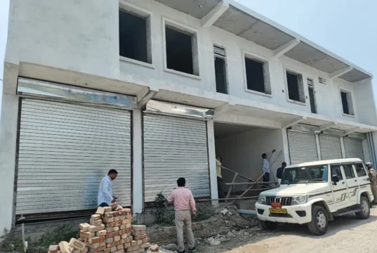 अवैध निर्माणों पर एमडीडीए का शिकंजा, ऋषिकेश में तीन निर्माणाधीन भवन सील
