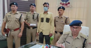 एसएसपी देहरादून के नेतृत्व में दून पुलिस ने सोशल मीडिया पर दहशत फैलाने की साजिश नाकाम की उत्तराखंड के सभी थानों को बम विस्फोट की धमकी देने वाले अभियुक्त को गिरफ्तार किया