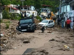 चमोली में बारिश का कहर! बादल फटने जैसे हालात, स्कूल-मकानों में घुसा मलबा, हाईवे रहा बंद