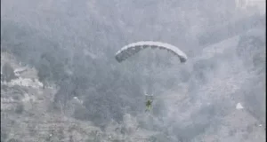 चीन सीमा के करीब चिन्यालीसौड़ ALG पर भारतीय सेना का शक्ति प्रदर्शन, 25 हजार फीट से 44 पैरा कमांडो ने लगाई छलांग