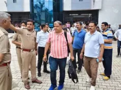 सितारगंज रिश्वत मामला: 20 घंटे बाद विजिलेंस ने हिरासत में लिए दोनों कर्मचारियों को किया रिहा, उठे कई सवाल