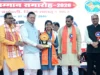 मेधावी छात्रों को सम्मानित कर बोले CM धामी – शिक्षा और संस्कार से ही बनेगा भारत विश्वगुरु