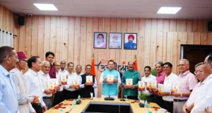 CM धामी ने किया ‘सेवा विधि’ पुस्तक का विमोचन, अधिकारियों के लिए बताया बेहद उपयोगी
