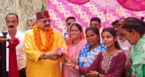 सेवा पखवाड़े के तहत महाराज का विधानसभा क्षेत्र में तुफानी दौरा