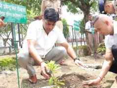 एसएसपी दून ने अपनी टीम के साथ पुलिस लाइन देहरादून में वृक्षारोपण कर दिया पर्यावरण संरक्षण का संदेश