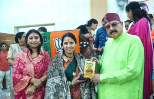 एकेश्वर में ‘लखपति दीदी’ का सम्मान, 48 महिलाओं को मिला सम्मान; सतपाल महाराज बोले- महिलाओं को स्वावलंबी बना रही भाजपा सरकार