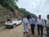 मसूरी में धंसी सड़क पर एक्शन मोड में मंत्री सतपाल महाराज, मौके पर पहुंचकर अधिकारियों को दिए सख्त निर्देश