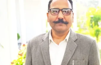 नैनीताल: निजी अस्पतालों को DM की सख्त चेतावनी, सरकारी स्वास्थ्य कार्यक्रमों की अनदेखी पड़ी तो होगी कार्रवाई