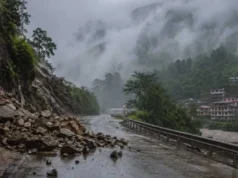 उत्तराखंड में भारी बारिश का अलर्ट: देहरादून समेत 6 जिलों में येलो चेतावनी, बिजली और भूस्खलन का खतरा