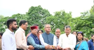 कैबिनेट मंत्री गणेश जोशी ने डीएवी (पीजी) कॉलेज में 100 फीट ऊंचे राष्ट्रीय ध्वज का किया लोकार्पण