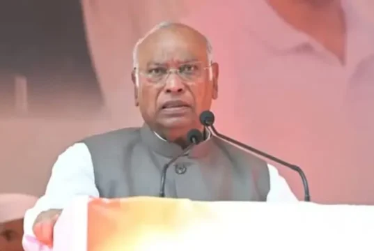 हल्द्वानी में खड़गे की हुंकार: ‘उत्तराखंड से शुरू होगा सत्ता परिवर्तन’, भाजपा पर जमकर बरसे