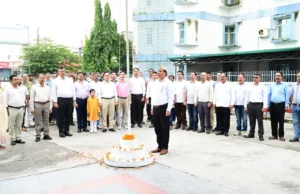 सूचना एवं लोकसंपर्क विभाग परिसर में महानिदेशक बंशी धर तिवारी ने किया ध्वजारोहण