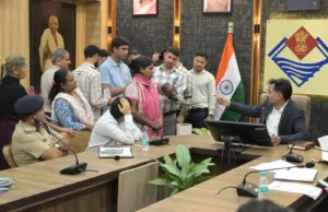 जन समाधान दिवस में डीएम का सख्त एक्शन, 150 से ज्यादा शिकायतों पर दिए जांच और कार्रवाई के निर्देश