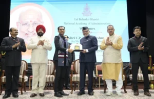 उपराष्ट्रपति ने LBSNAA, मसूरी में 2024 बैच के आईएएस प्रशिक्षु अधिकारियों को संबोधित किया