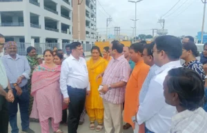 आढ़त बाजार के विकास कार्यों का विधायक विनोद चमोली और एमडीडीए उपाध्यक्ष बंशीधर तिवारी ने किया स्थलीय निरीक्षण