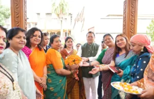 धामी को बहनों ने बांधा रक्षा सूत्र, CM बोले—मातृशक्ति का आशीर्वाद उत्तराखंड के विकास की ताकत