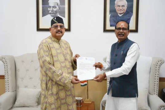 महाराज ने की केंद्रीय कृषि, किसान कल्याण, ग्रामीण विकास मंत्री से शिष्टाचार भेंट