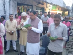 मुख्यमंत्री धामी ने ‘लोकल फॉर वोकल’ को दिया प्रोत्साहन, लोहियाहेड में पैदल पहुंचकर स्थानीय स्टॉल पर लिया टिकी का स्वाद