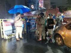 ऑपरेशन नाइट स्ट्राइक: भारी बारिश के बीच दून पुलिस का बड़ा चेकिंग अभियान, 700 से अधिक लोगों से पूछताछ