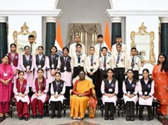 राष्ट्रपति से भेंट कर अभिभूत हुए जनजातीय छात्र-छात्राएं