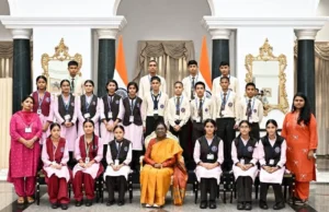राष्ट्रपति से भेंट कर अभिभूत हुए जनजातीय छात्र-छात्राएं