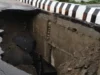 नंदा चौकी में टोंस नदी पुल की एप्रोच रोड क्षतिग्रस्त, PWD ने निर्माण कंपनी पर की सख्त कार्रवाई