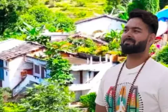 ऋषभ पंत के गांव में 20 साल बाद लौटीं मां, पुश्तैनी घर का शुरू हुआ पुनर्निर्माण; ग्रामीणों को रिवर्स पलायन की उम्मीद