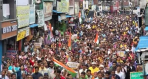 भारी बारिश के बीच बिंदुखत्ता में राजस्व गांव की मांग ने पकड़ा जोर, लालकुआं में उमड़ा जनसैलाब