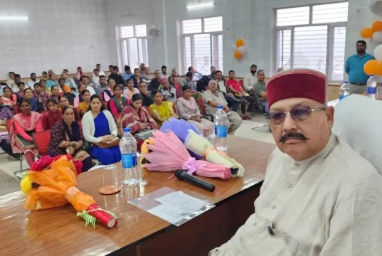 श्रमिक अपने पसीने से प्रदेश के विकास की नई इबारत लिख रहे हैं: महाराज
