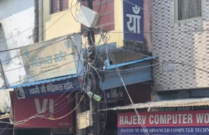 दादी के घर में जाते ही मासूम को गोद में उठाकर ले गया युवक ईदगाह रोड पर दिनदहाड़े अपहरण से मचा हड़कंप ज्वालापुर पुलिस ने शुरू की तलाश