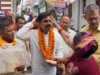 महापौर श्री शम्भू पासवान जी ने नेहरू ग्राम, वार्ड संख्या 39 में सड़क निर्माण कार्य का किया उद्घाटन।