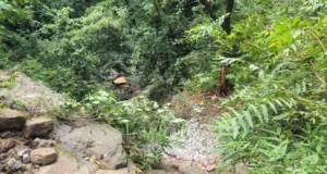 डंपर दुर्घटना के बाद लापता था चालक, गहरी खाई में मिला शव; SDRF ने किया रेस्क्यू