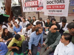 मंत्री सुबोध उनियाल ने दून अस्पताल पहुंचकर पीजी, एसआर और जेआर डॉक्टरों को दिया स्टाइपेंड बढ़ाने का भरोसा, धरना स्थगित