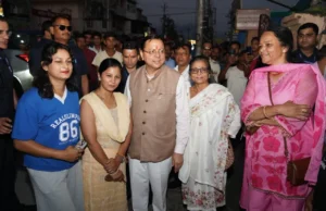 जल सृष्टि पार्क के लोकार्पण से लौटते समय सीएम धामी ने अचानक रुकवाया काफिला, बच्चों और आमजन के साथ खिंचवाईं सेल्फी