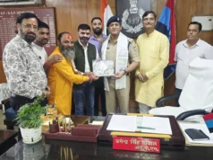 नशामुक्ति अभियान और संगठन के नाम के दुरुपयोग को लेकर एसएसपी से मिले विहिप-बजरंग दल पदाधिकारी