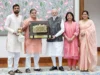पीएम मोदी से मिलकर भट्ट ने दिया पुत्र के विवाह का निमंत्रण!