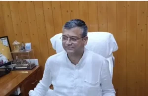 जनहित के कार्यों में तेजी लाने के लिए मेयर सौरभ थपलियाल ने की विभागीय अधिकारियों के साथ बैठक