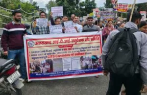 भर्ती की मांग को लेकर बेरोजगार युवाओं की महारैली, सचिवालय कूच कर सरकार के खिलाफ किया प्रदर्शन