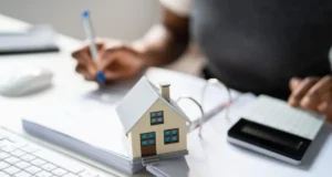 उत्तराखंड में सरकारी कर्मचारियों के लिए संपत्ति खरीदना-बेचना हुआ सख्त, सरकार से लेन-देन करने वालों के साथ सौदे पर अनुमति जरूरी