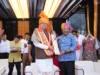 नमो क्रिकेट लीग में मुख्यमंत्री धामी ने खिलाड़ियों के साथ खेला क्रिकेट, बढ़ाया युवा खिलाड़ियों का उत्साह