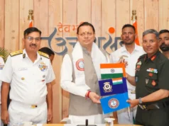 माउंट मुकुट ईस्ट का ऐतिहासिक आरोहण कर लौटे भारतीय तटरक्षक बल एवं एचएमआई के संयुक्त अभियान दल का मुख्यमंत्री ने किया फ्लैग-इन