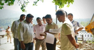 महापौर एवं नगर आयुक्त ने सीवर लाइन, आस्था पथ व त्रिवेणी घाट सौंदर्यीकरण कार्यों का किया स्थलीय निरीक्षण